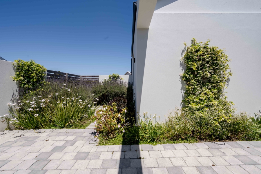 4 Bedroom Property for Sale in Brackenridge Western Cape